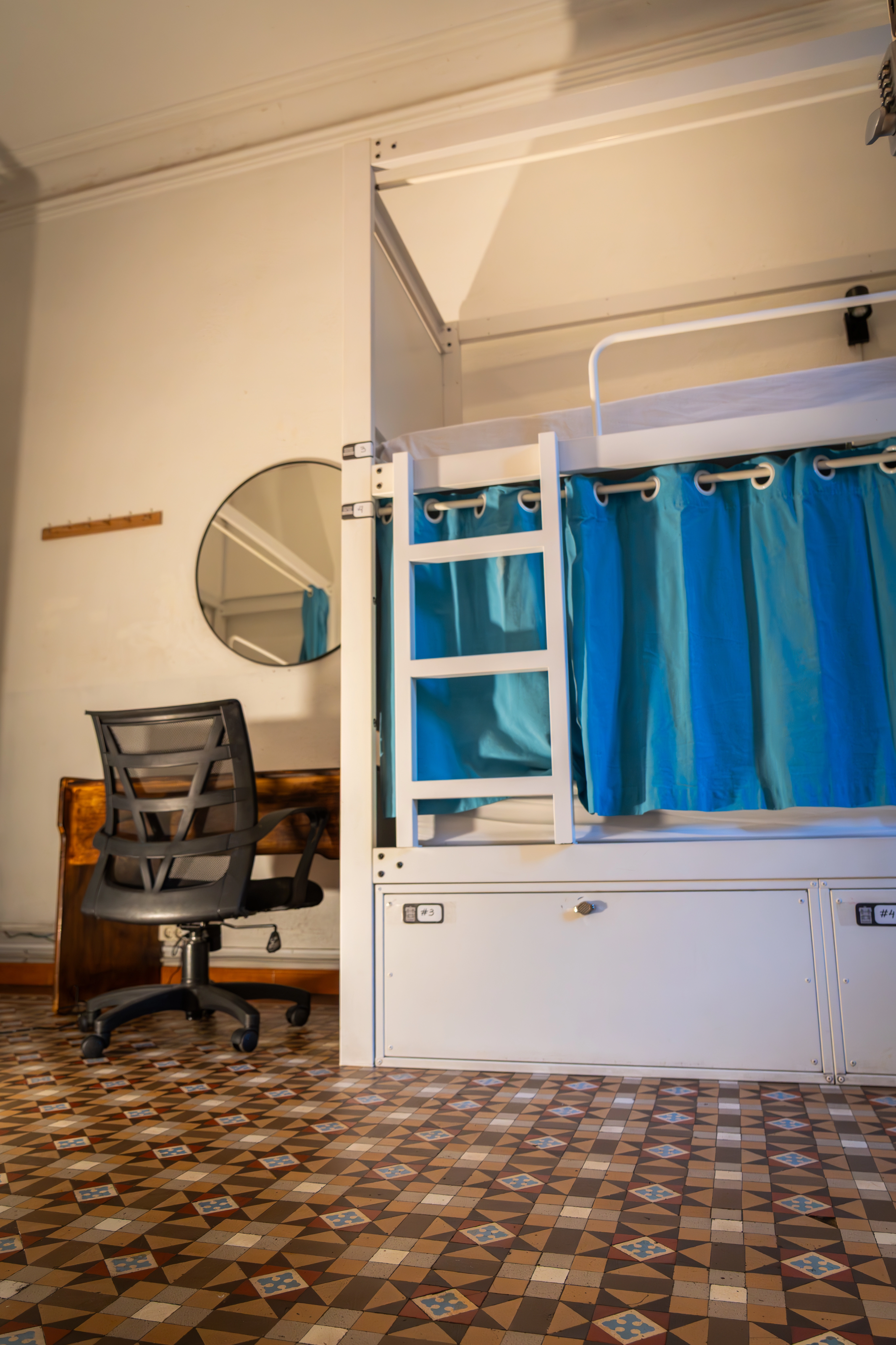 Mixed 4‑bed dorm in Barcelona, practical and comfy